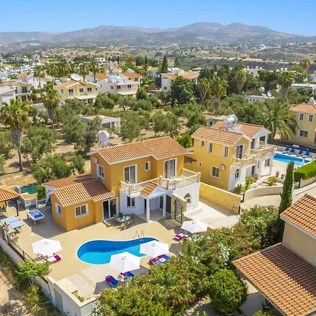 ヴィラ Frida By *